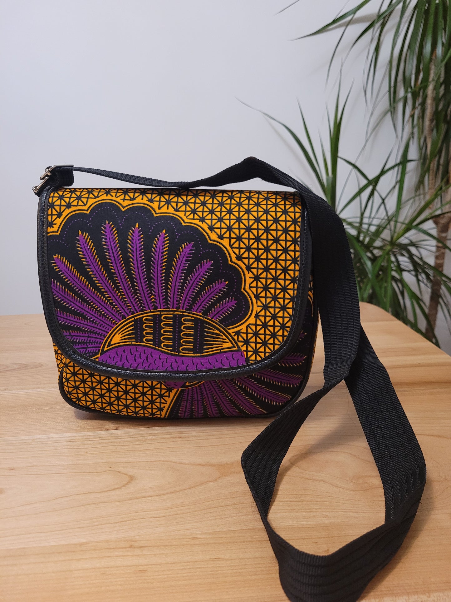 sac bandoulière carré bimatière tissu africain