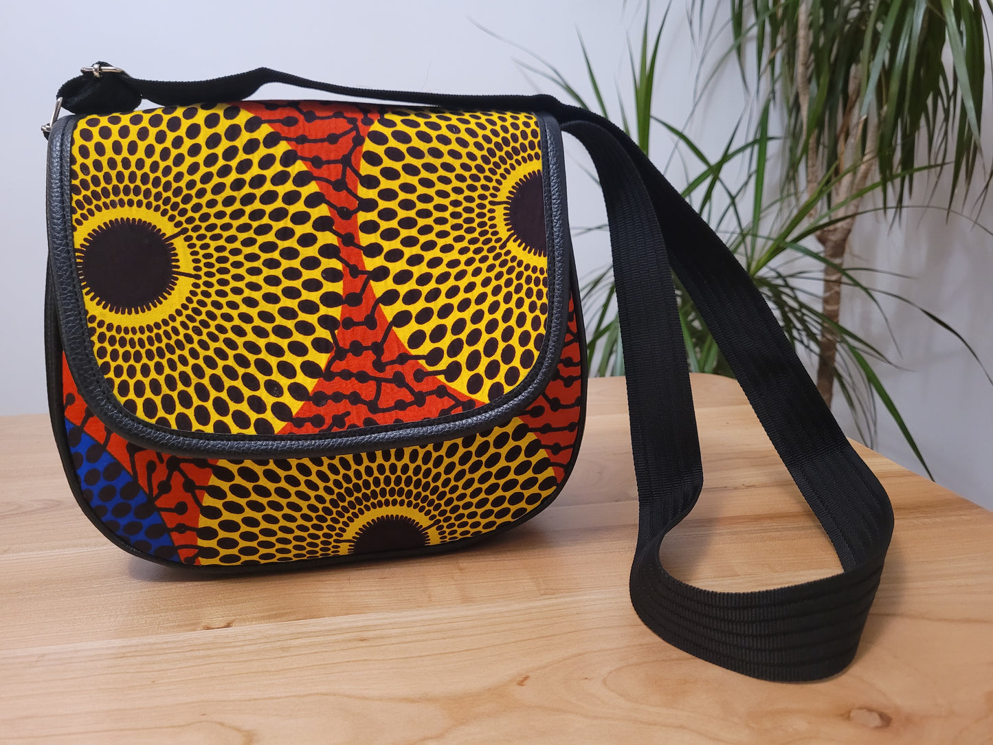 sac bandoulière carré bimatière tissu africain