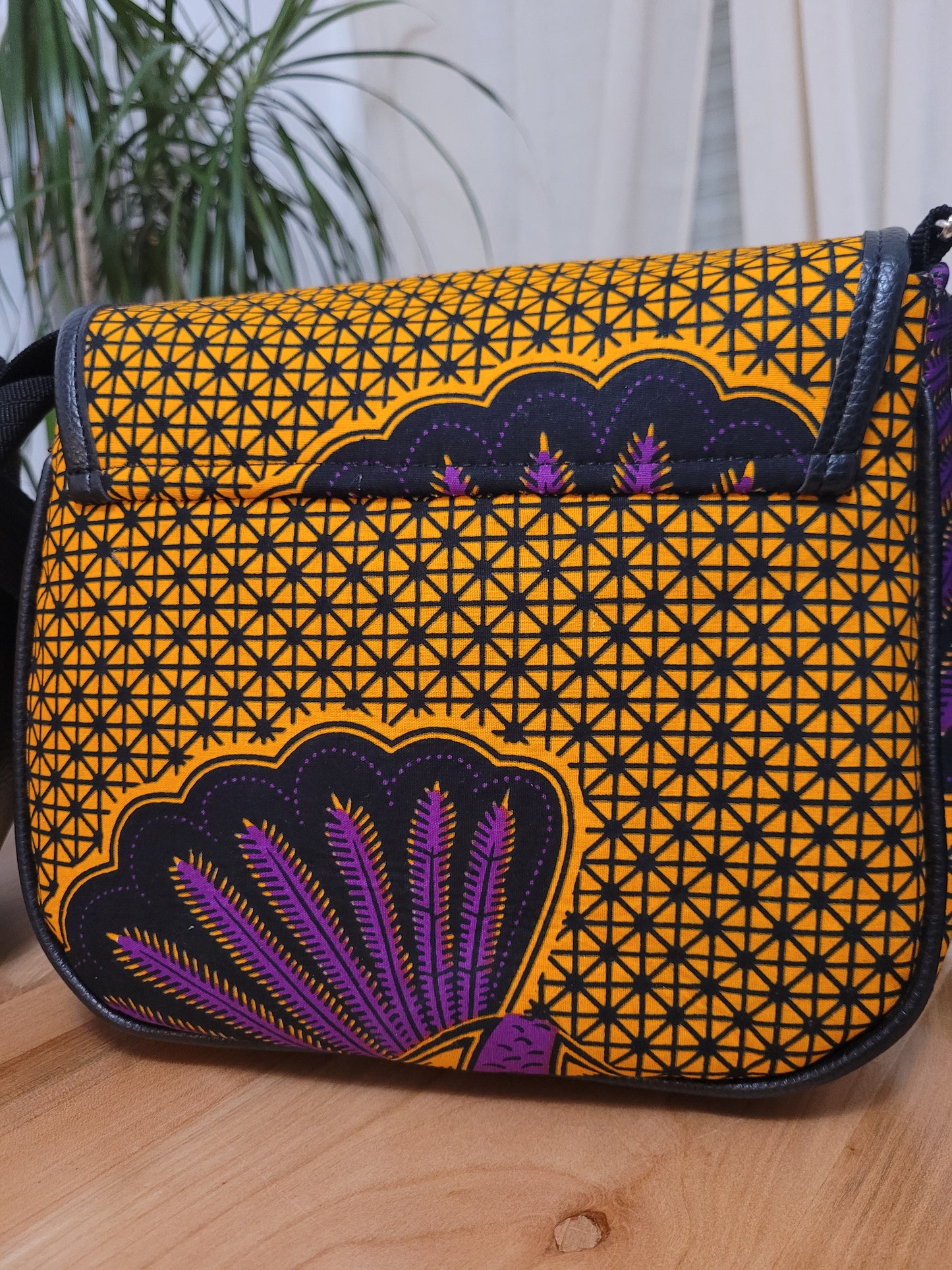sac bandoulière carré bimatière tissu africain