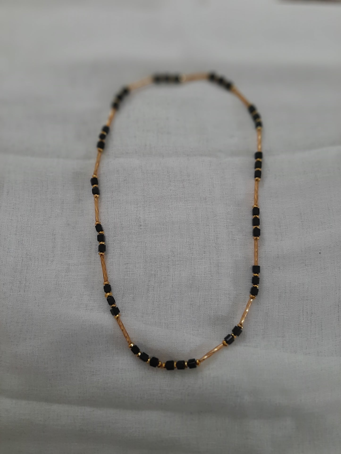 Collier de perles rose de verre recyclés