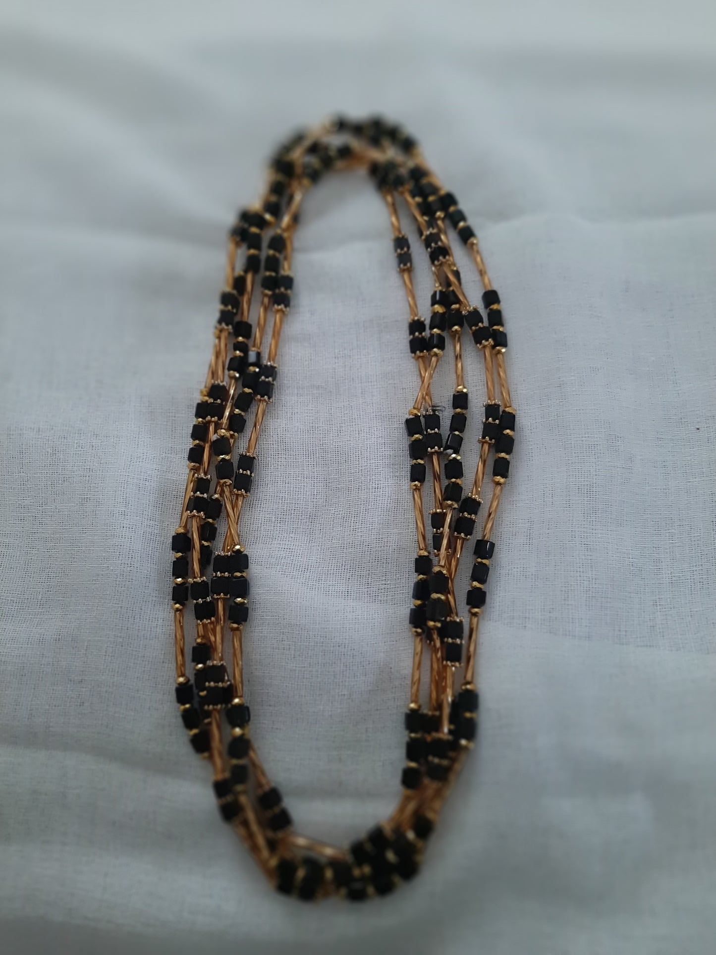 Collier de perles rose de verre recyclés