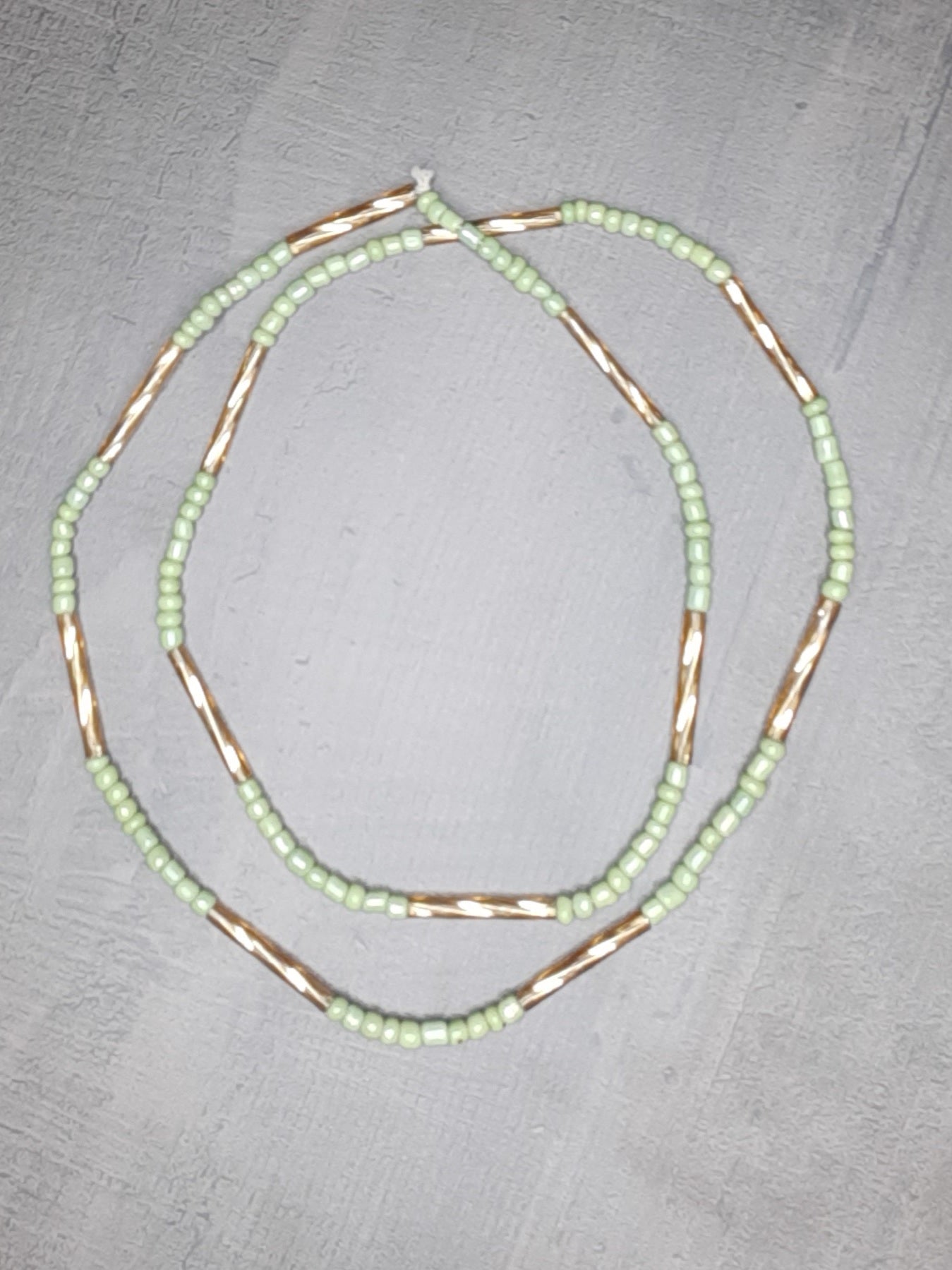 Collier baya couleur verte et or