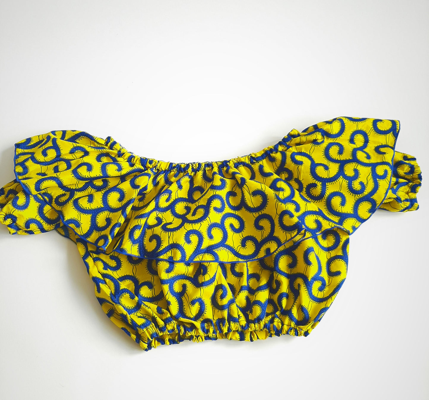 CropTop avec volant en tissu wax africain macaroni