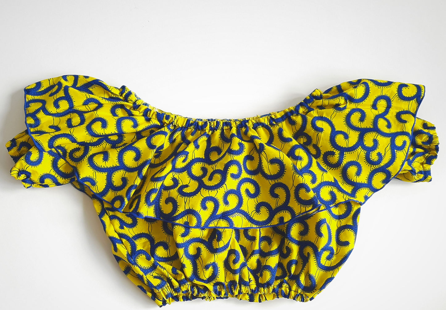 CropTop avec volant en tissu wax africain macaroni