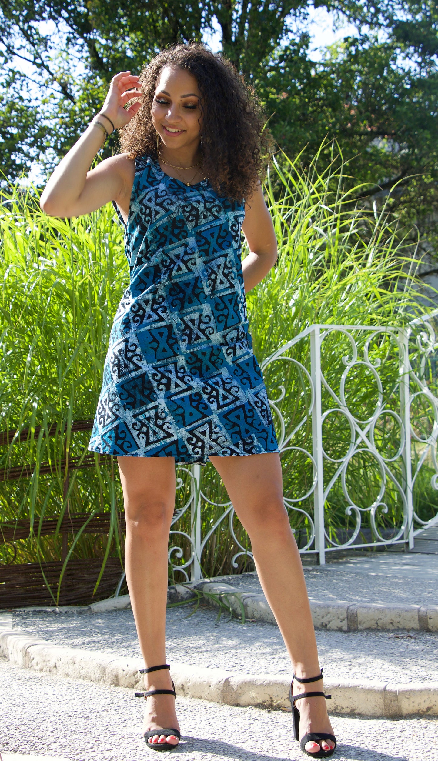 Robe mini évasée en tissu ethnique togolais